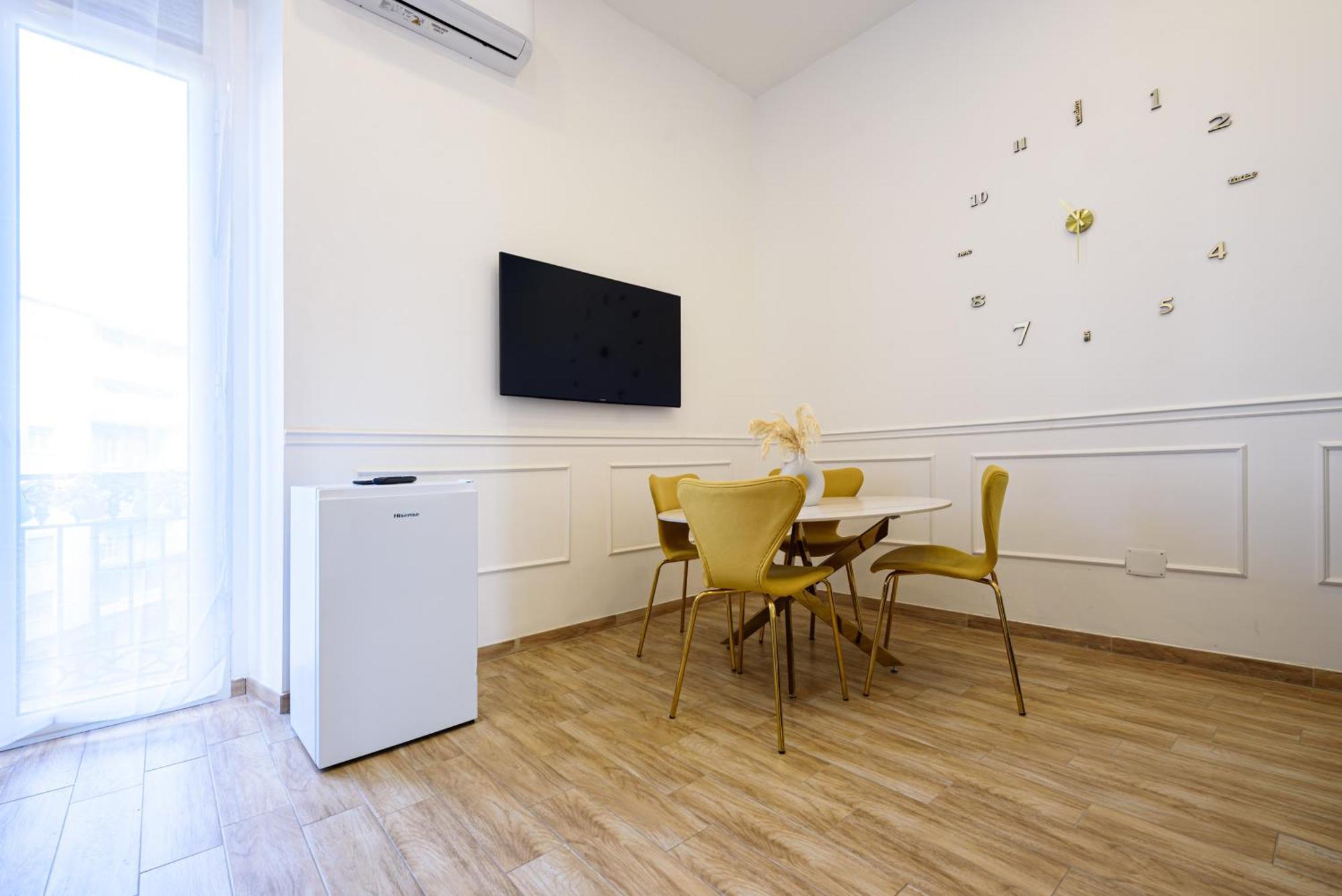 Luxury Apartment In Central City Naples Extérieur photo