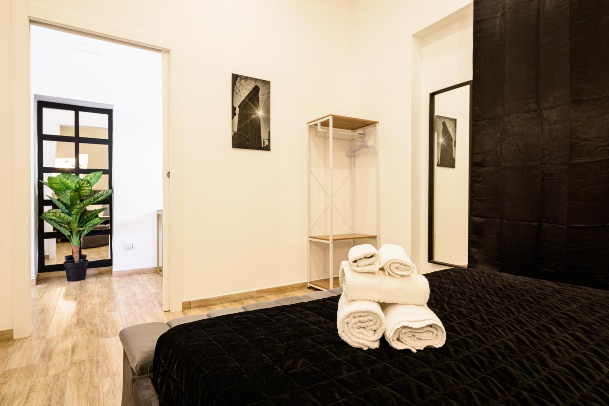 Luxury Apartment In Central City Naples Extérieur photo