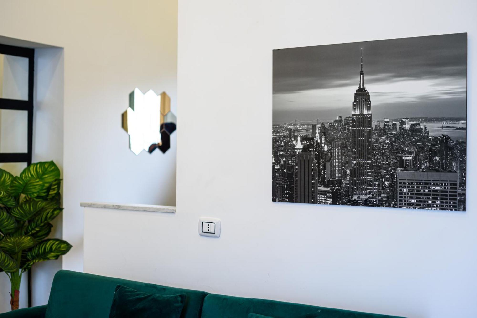 Luxury Apartment In Central City Naples Extérieur photo