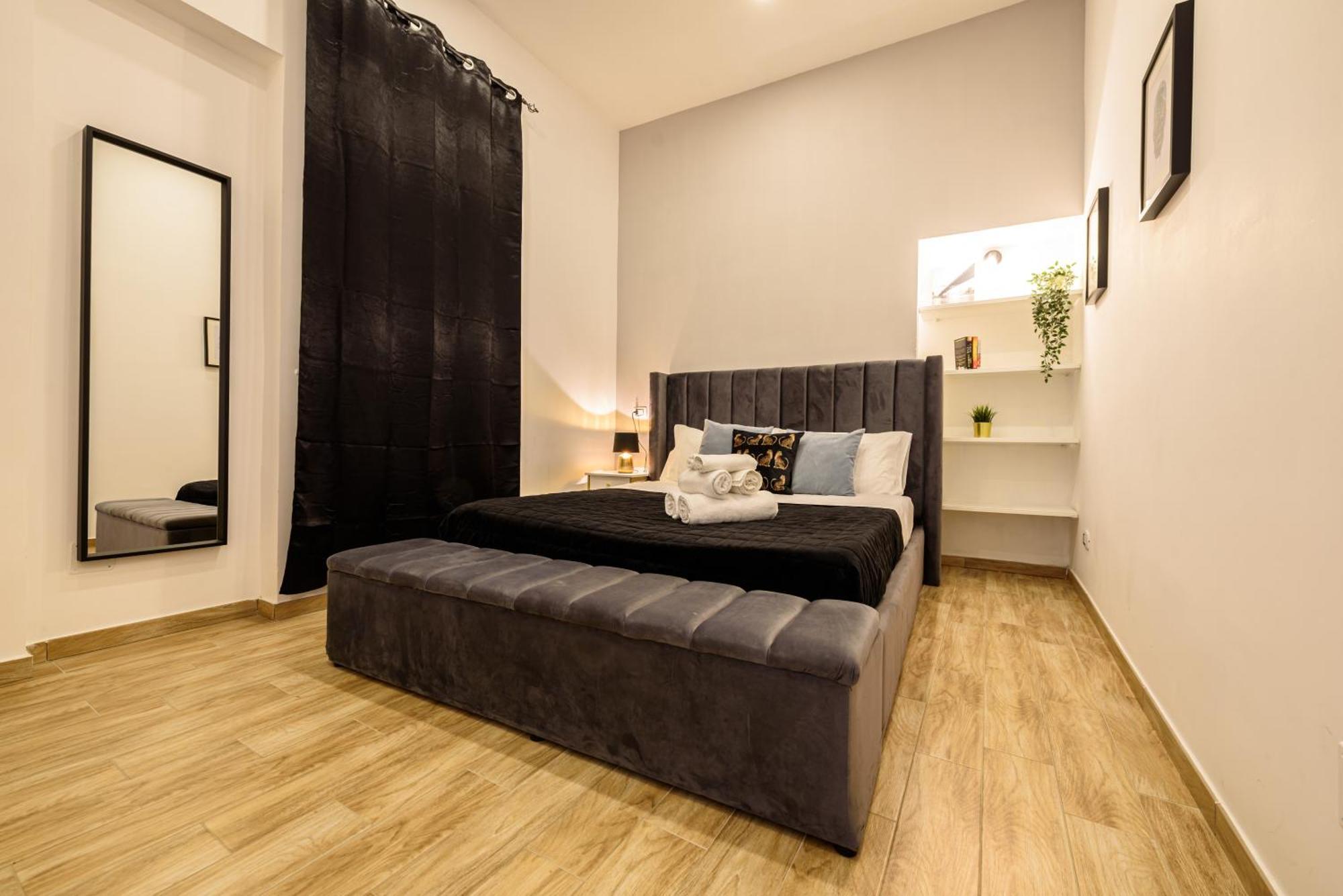 Luxury Apartment In Central City Naples Extérieur photo